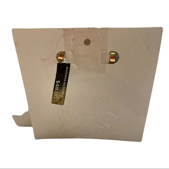 Banana Republic Small Flower Shell Drop Earrings. - Picture 4 of 7